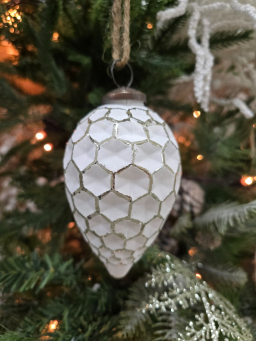 Small Wintery Honeycomb 4x3x3in