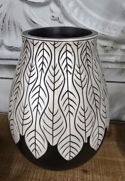 Pearl White And Black Vase 9x9x12in