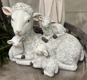 Sheep Family 8x4.8x5.5in